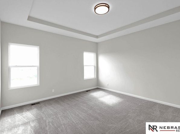 4119 S 213th St, Elkhorn, NE 68022