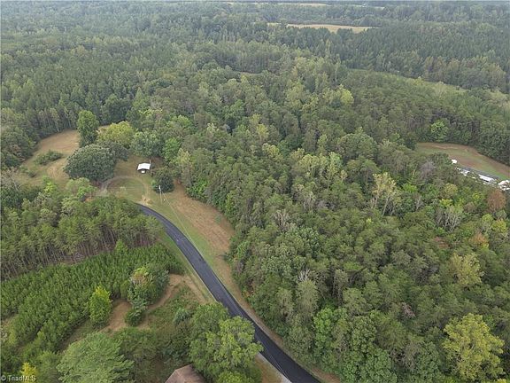 3rd image of 550 Van Buren Rd