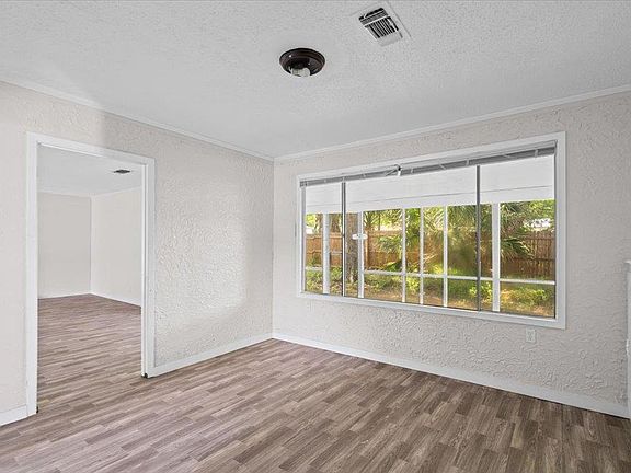 5th image of 103 W Beaumont