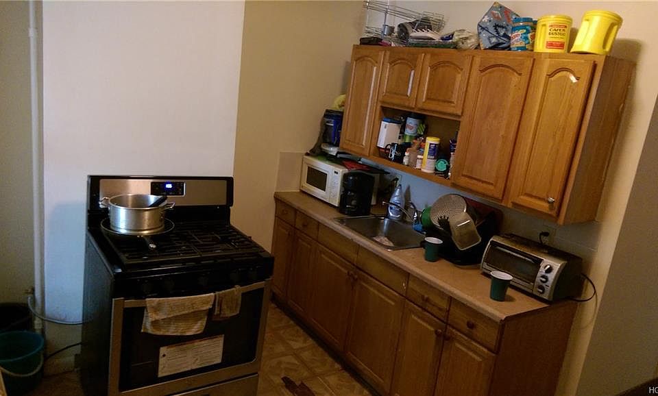 1st image of 139 Beech St APT 2R