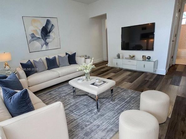 571 NE 67th St APT 3