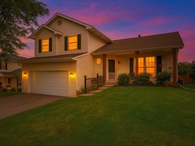 903 Pin Oak Cir, Cary, IL, 60013