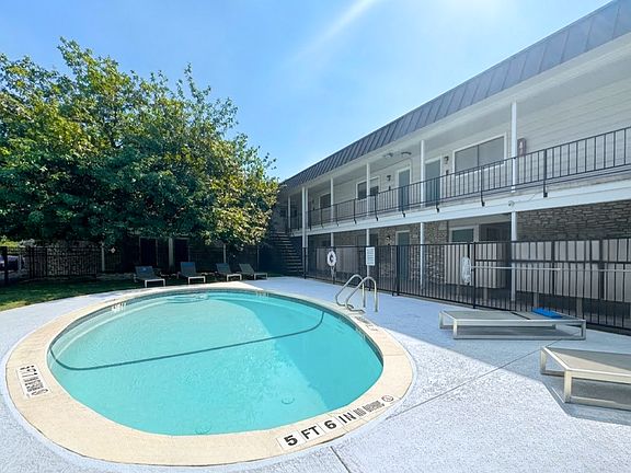 2nd image of 600 E 53rd St APT 150