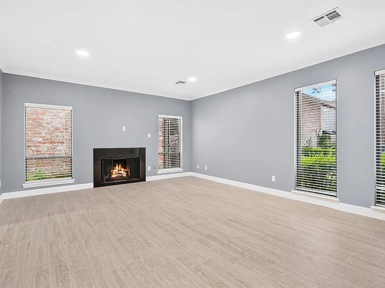 1032 Townplace St — Photo 8