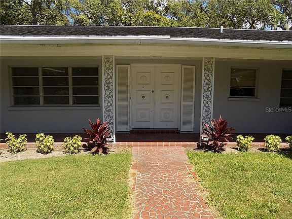3rd image of 311 Crestwood Ln
