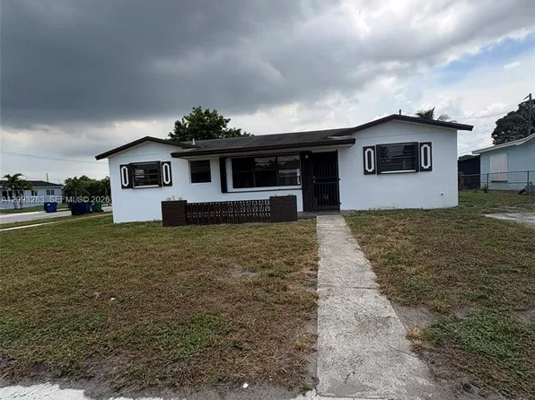 3020 NW 212th St, Miami Gardens, FL 33056