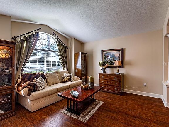5th image of 3813 Beneraid St