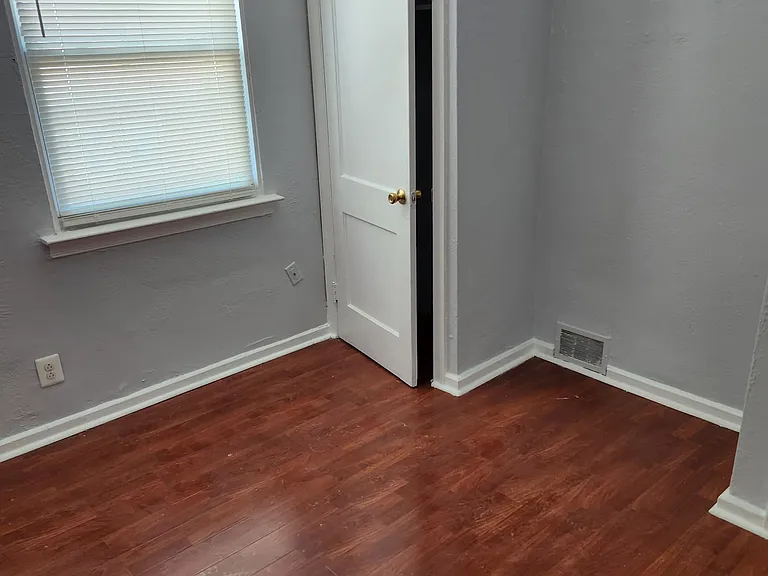 214 Margate Rd — Photo 7