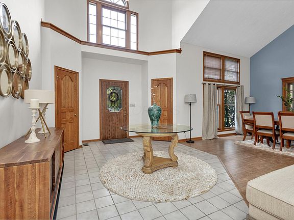 3rd image of 7753 Brandonway Dr