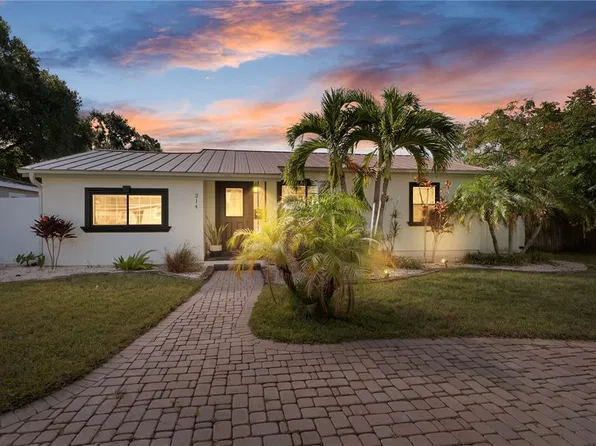 214 39TH AVENUE NE, ST PETERSBURG, FL 33703