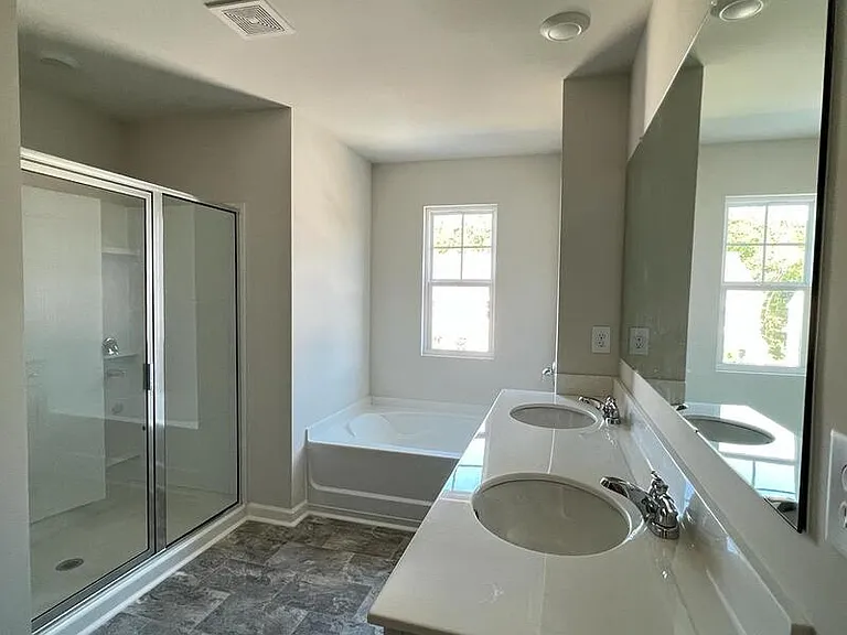 70 Berkeley Trce — Photo 8