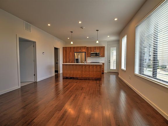 3rd image of 627 Couch Dr #S8-1