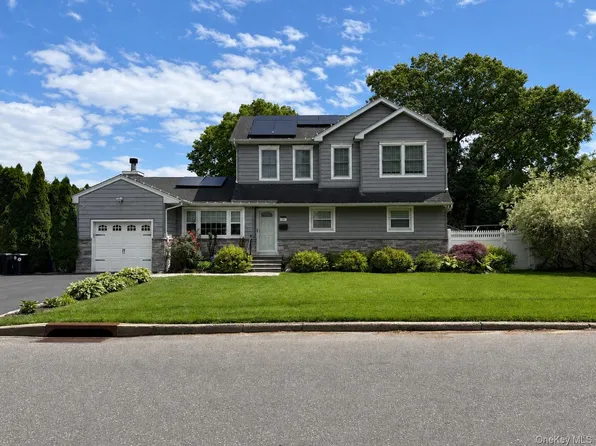 58 Roseville Avenue, Saint James, NY 11780