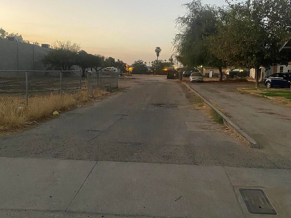 2nd image of 954 W Putnam Avenue