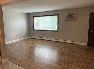 2001 Narcissus Ave APT 2W, Hanover Park, IL 60133