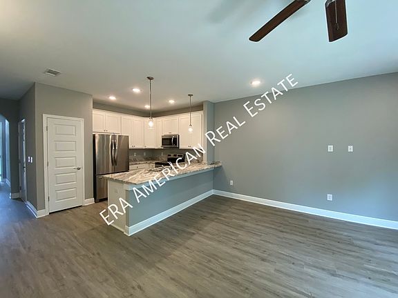 4th image of 672 Denton Blvd Unit 5