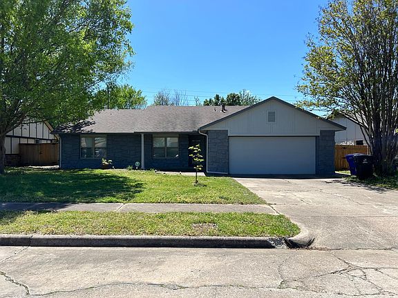 3rd image of 3309 E Oakridge St