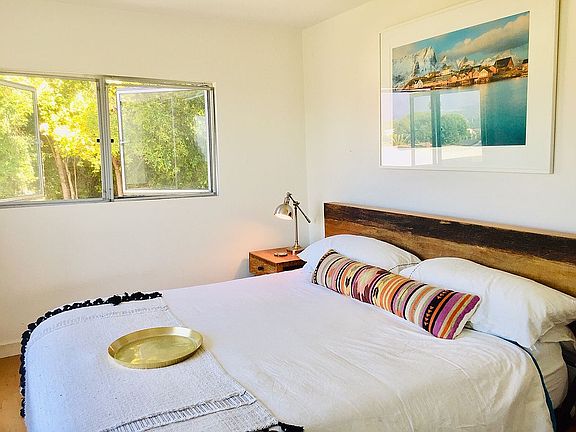 5th image of 2476 Hidalgo Ave