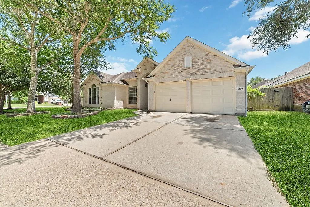 4 bed, 2517 sqft, $2,550 — Photo 1