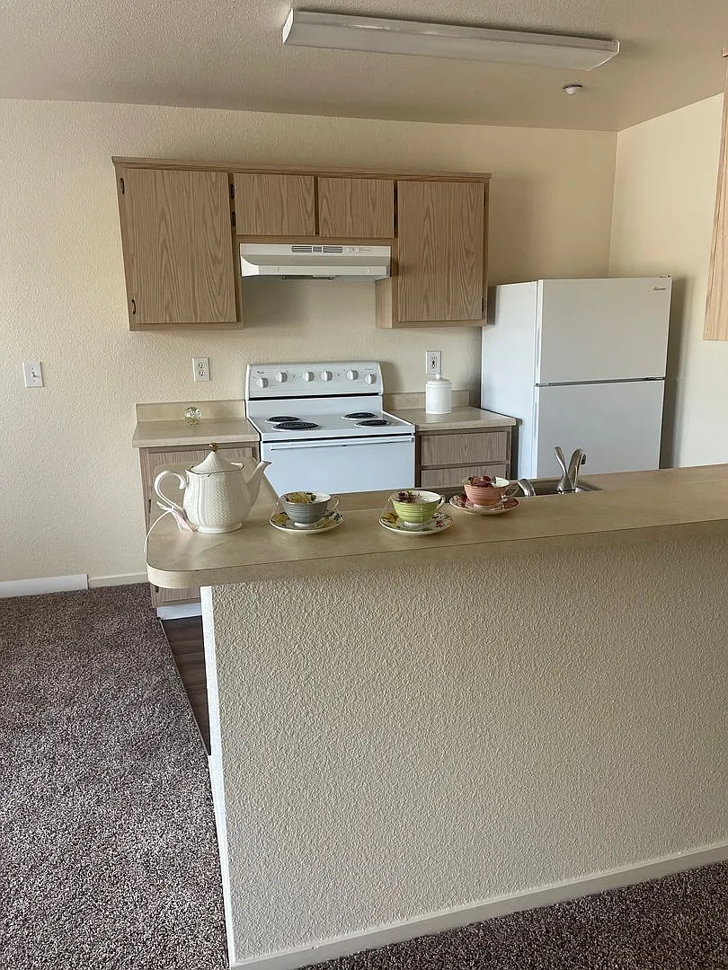Whispering Oaks Senior Community — Photo 1