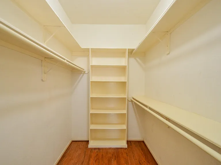 12811 Candace Ct — Photo 17