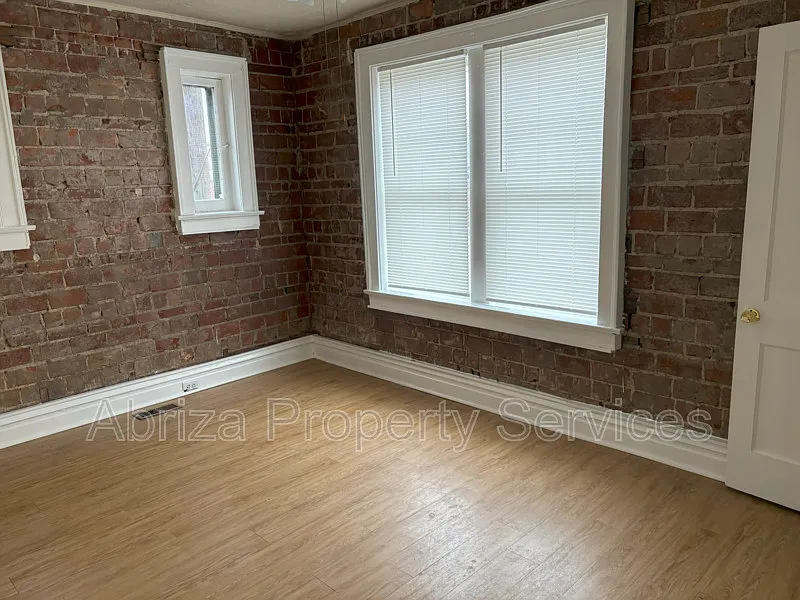Building Photo - 4215 Neosho St #101