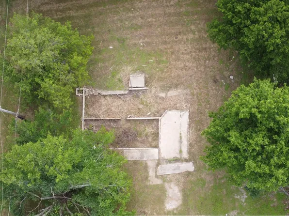 502 N Denison St, Bells, TX 75414