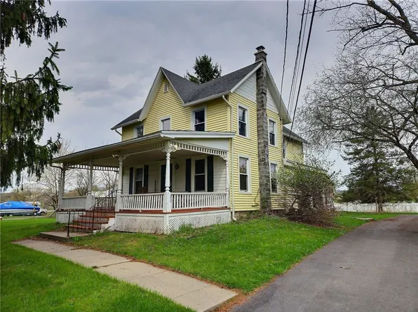 300 Cayuga St, Union Springs, NY 13160