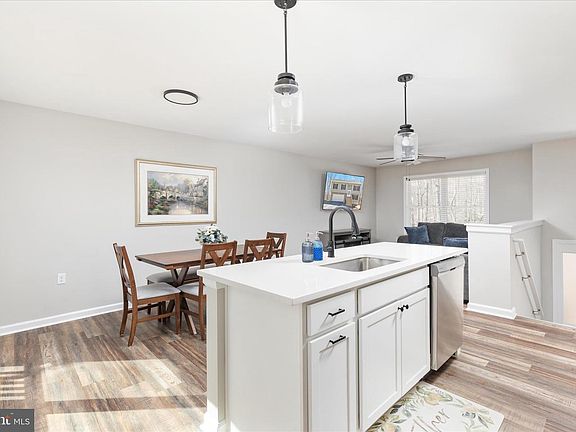 4th image of 616 Cardinal Dr
