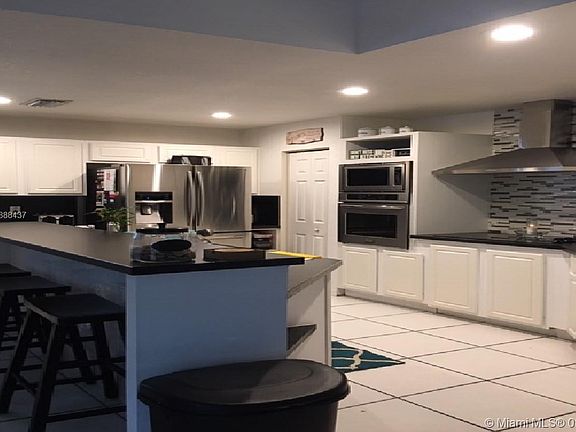 3rd image of 16910 Crestview Ln #16910