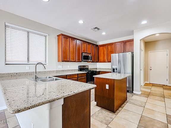 2nd image of 44334 W WINDROSE Drive