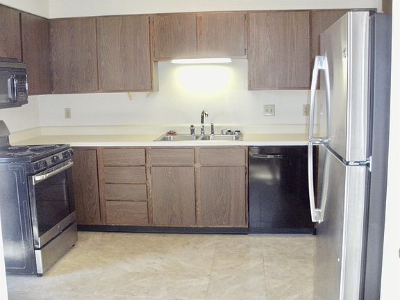 3rd image of 2012 E Kensington Ct