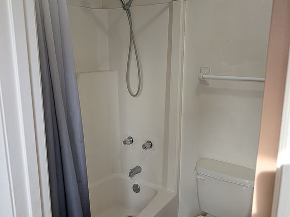 5th image of 447 NW Lake City Ave APT 102