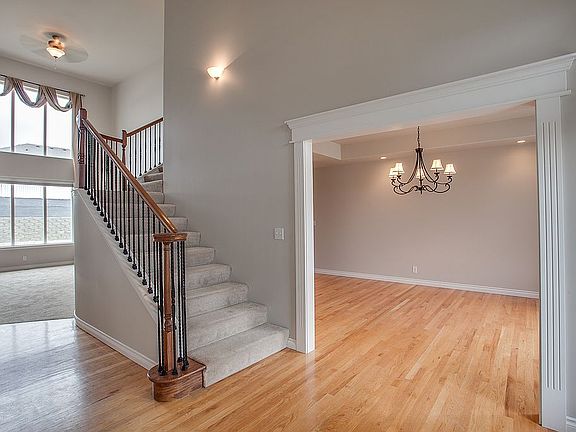 3rd image of 1525 Hannah Way