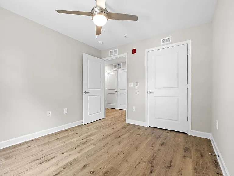Bluebird Commons — Photo 12