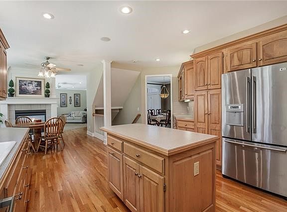 4th image of 2908 SE Bingham Ct