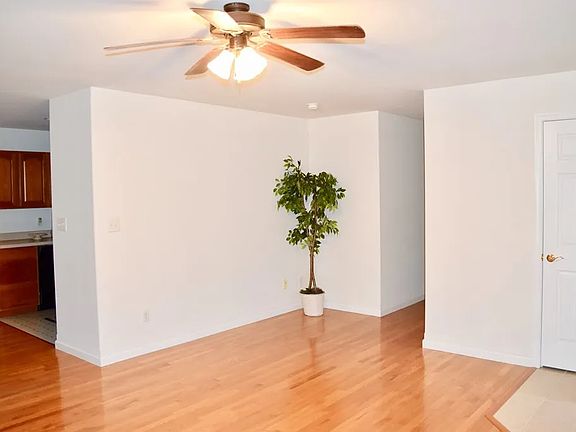 3rd image of 38040 Davey Jones Blvd
