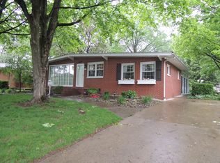 703 Killarney Dr, Greenville, IL