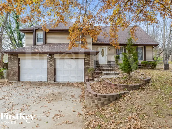 5912 NW Walnut Cir, Kansas City, MO 64152