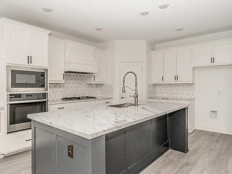 727 Mahogany Ln — Photo 27