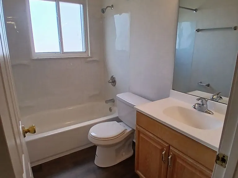 Yorktowne Apartments — Photo 6