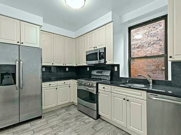 3rd image of 211 W 102nd St APT 5E