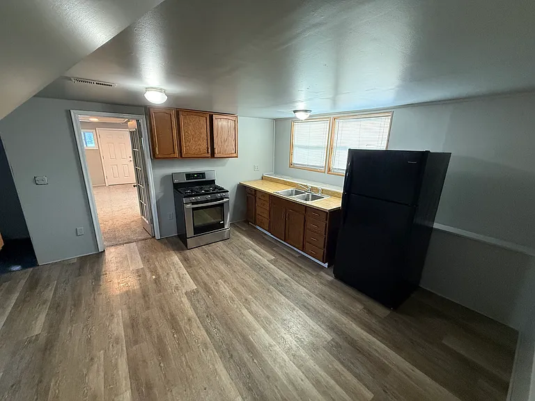 600 Tonawanda St — Photo 3