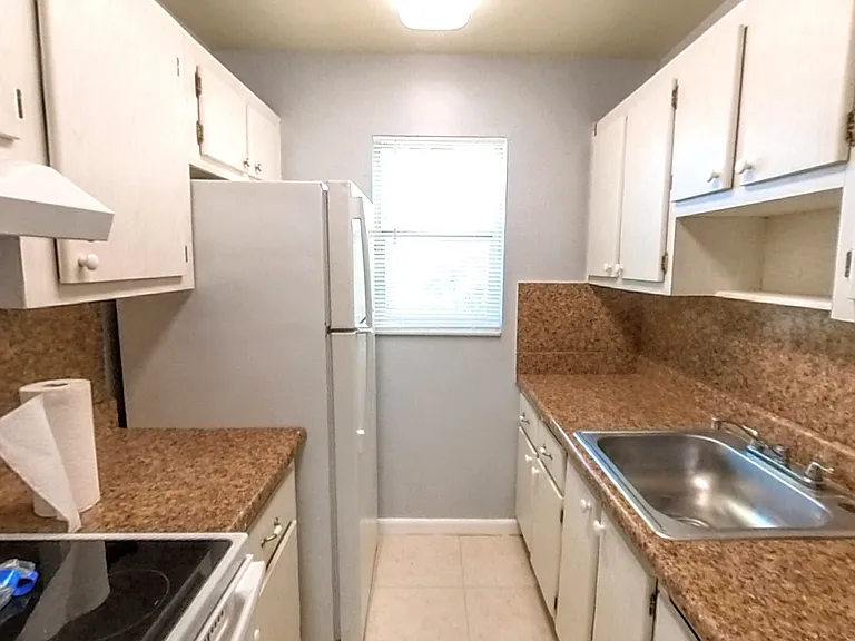 2301 SE 4th St #1-11 — Photo 10
