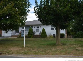 52 Wedgewood Dr, Waterbury, CT 06705