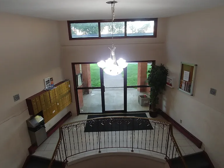 256 Mayor Magrath Dr N — Photo 16