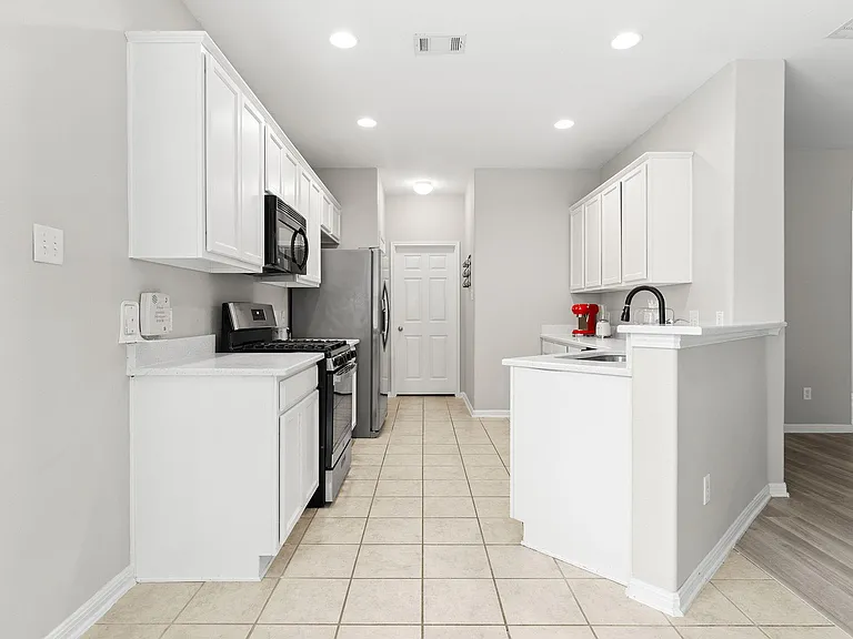 2400 Saddle Blanket Pl — Photo 15
