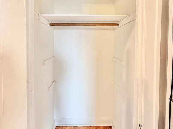 4th image of 2200 W Rosemont Ave #3