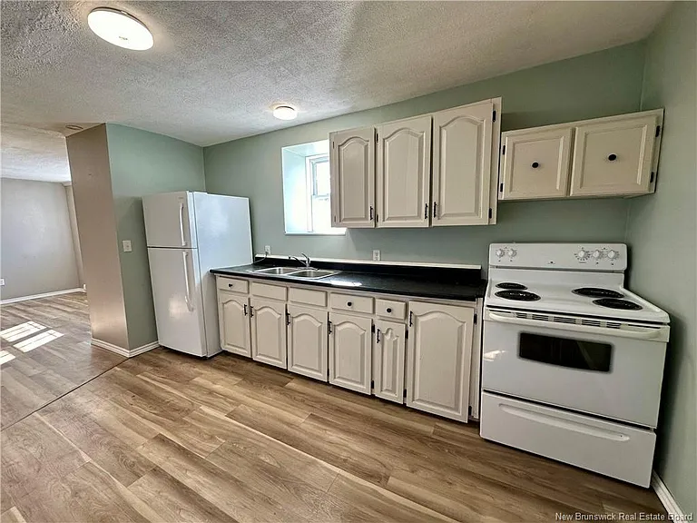316 Main St — Photo 8