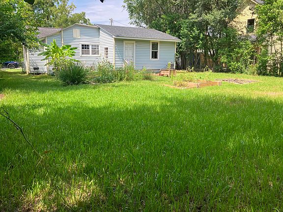 4th image of 1822 Austin Ave